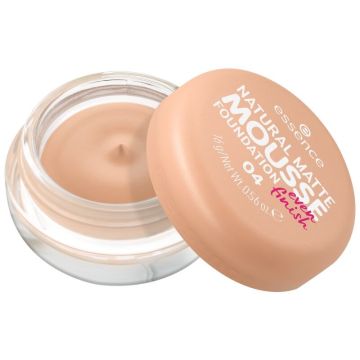 Essence natural matte mousse puder za lice 04