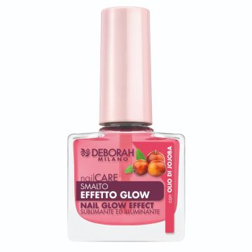 Deborah Nail Glow Effect