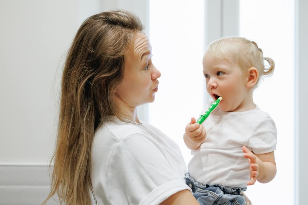 Prvi zubići, veliki osmesi: Vodič kroz dentalnu higijenu dece